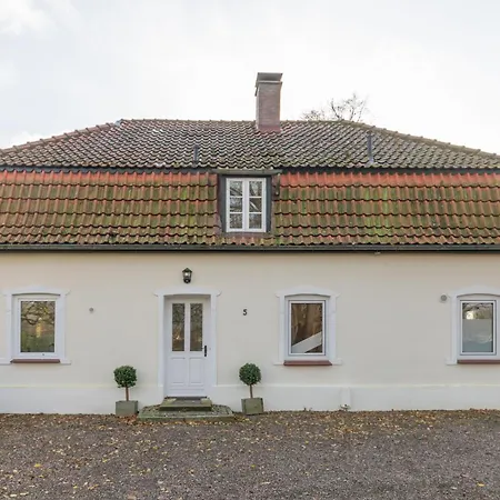 Historisches Mit Outdoor-sauna Feriehus