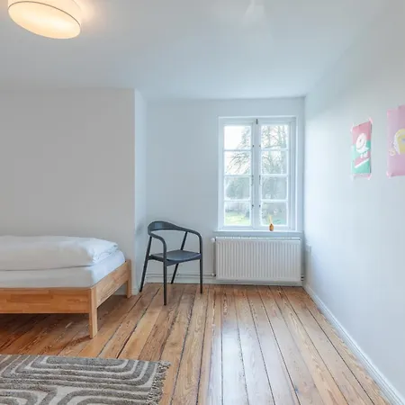 Historisches Mit Outdoor-sauna Feriehus *