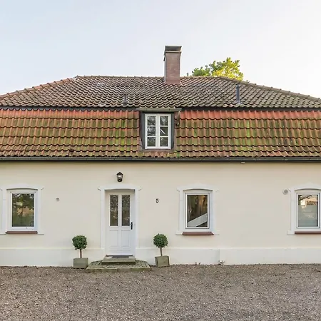 Historisches Mit Outdoor-sauna Ostenfeld